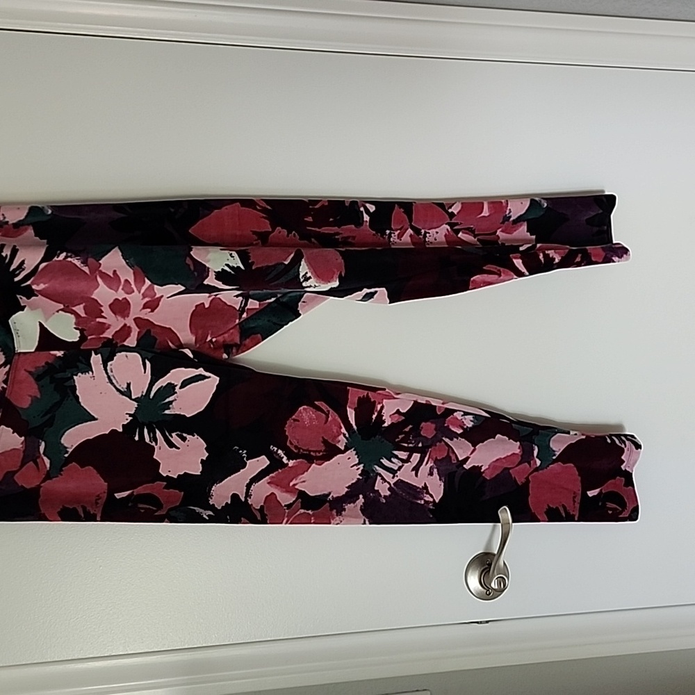 Cuddl Duds Floral Print Leggings in Pink and Black